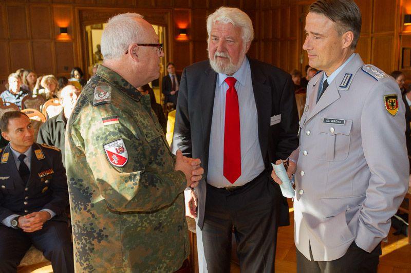 Für dieses Bild ist leider keine Beschreibung vorhanden.